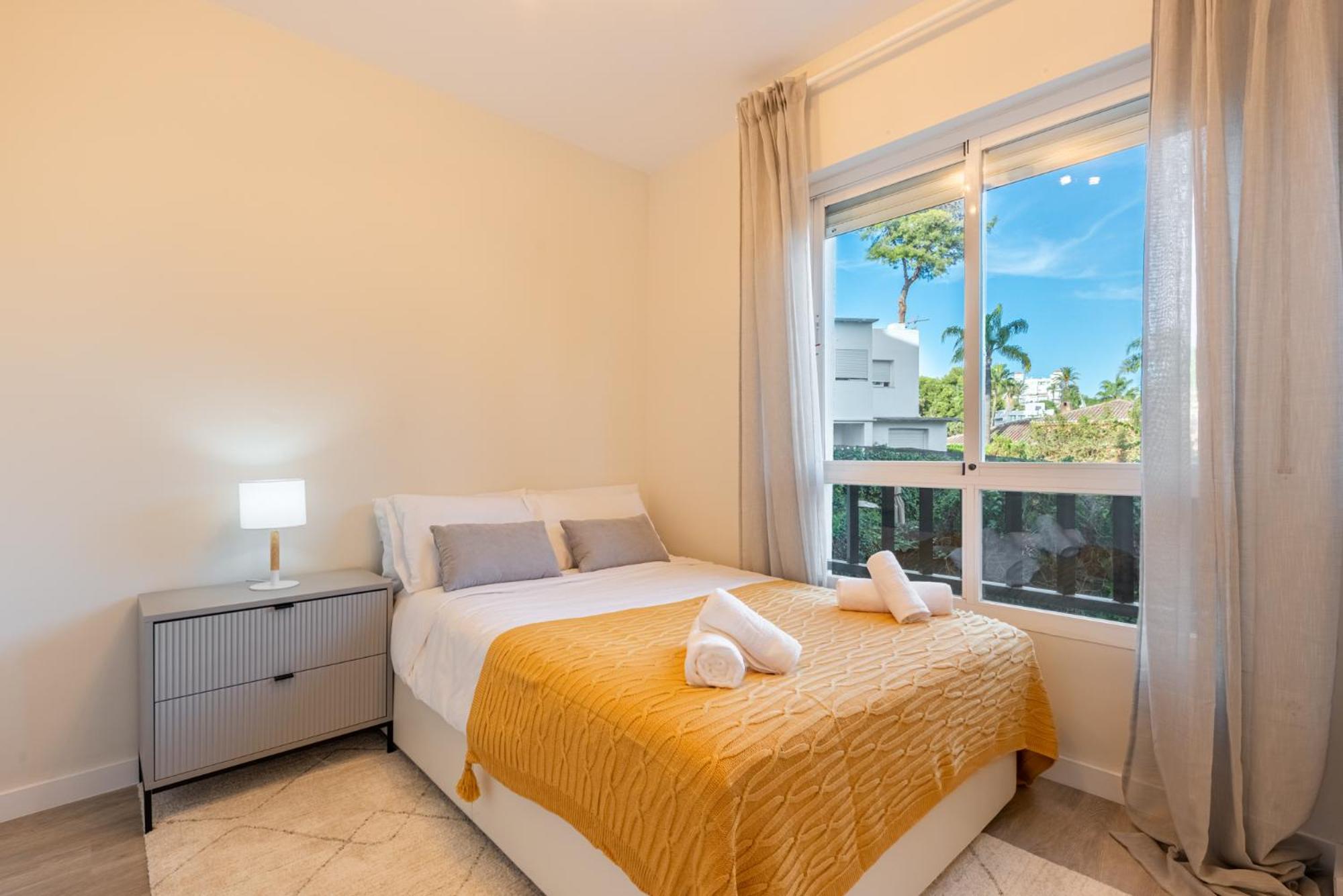 Luxury Puerto Banus Lorcrimar Apartment Marbella